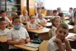 В Киеве возобновят прием первоклассников в школы