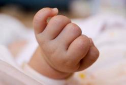 В Одесской области женщина задушила и выбросила в уличный туалет новорожденного ребенка 