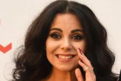 Настя Каменских показала стройную фигуру в мини (фото)