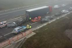 В Германии из-за непогоды столкнулись 18 автомобилей
