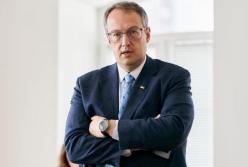 Кабмин уволил Геращенко из МВД