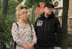 Тренер Нацсборной погорела на взятке (фото)