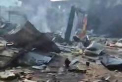Масована атака 12 КАБами на Васильківку: знищено ринок, багато поранених (відео)