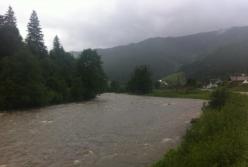 В Карпатах непогода заблокировала проезд к селам