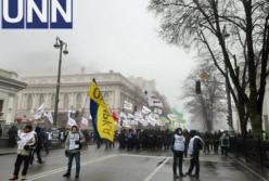 В Киеве митингующие перекрыли улицу Грушевского