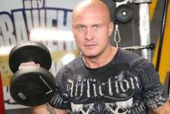 Чемпіон світу з боксу Узелков показав фото після операції на серці