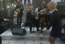 В сети высмеяли танцы Захаровой на корпоративе (видео)