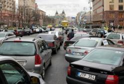 В Киеве организуют развозку медиков и полицейских