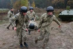Двое украинских военных погибли на Донбассе, еще восемь получили ранения