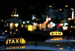 В Киеве таксист избил итальянку