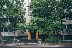 В Днепре в одной из квартир нашли мертвого мужчину в крови (фото)