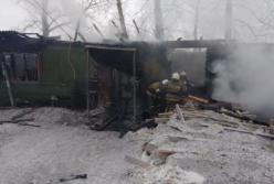 При пожаре в России погибли 11 человек (видео)