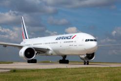 В Париже в шасси самолета нашли мертвого ребенка