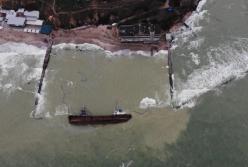 Место крушения танкера Delfi привлекло массу туристов (видео)