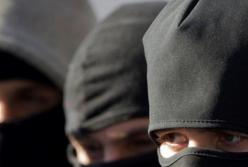 В Киеве мужчину держали в заложниках, пока обворовывали его жилье