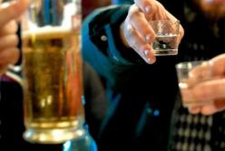 Врачи назвали способы снизить риск заболеваний, связанных с употреблением алкоголя
