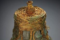 Археологи показали древний клад викингов, который лежал нетронутым тысячу лет (фото)