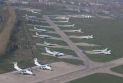 З'явилися перші супутникові знімки знищених літаків на аеродромі "Бєлая" (фото)