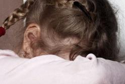 На Днепропетровщине мужчина изнасиловал 5-летнюю дочь своих друзей