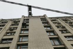  В Кропивницком мужчина упал с крыши многоэтажки (фото)