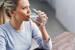 Медики рассказали, как правильно пить воду для здоровья и похудения 