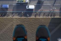 Исторический мост в Лондоне стал стеклянным (фото)