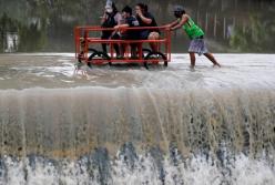 На Филиппинах бушует тайфун Молаве, есть погибшие (фото)