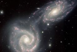 Столкновение галактик: Arp 271 