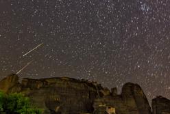 Астрономическая картинка дня: метеоры над Метеорами