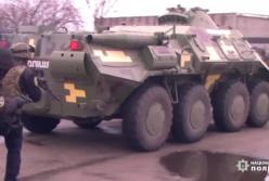 В Запорожье со спецназом и БТРом полицейские задержали банду (видео)