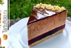 Нежнейший шоколадно-ягодный торт без выпечки, который просто тает во рту (видео)