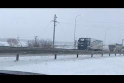 Большие пробки на Одесской трассе: сотни автомобилей заблокированы (видео)