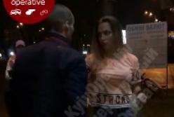 Невменяемая девушка устроила в Киеве двойное ДТП (видео)