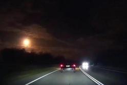 Падающий метеорит засняли в Австралии (видео)