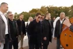 Том Круз попрыгал на мосту Кличко: стала известна настоящая причина визита голливудской звезды (видео)