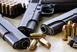 Мощным взрывом парню оторвало руку, когда он ремонтировал Жигули (видео)