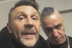 Солист Rammstein матерно послал россиян вместо поздравления (видео)