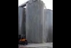 Разлилось 30 тонн вина в Италии (видео)