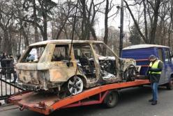 Сгоревший Range Rover "евробляхеры" привезли под Раду (видео)