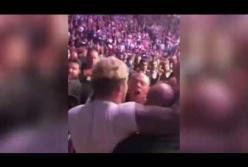 Боксер Нурмагомедов после победы устроил драку с болельщиками (видео)