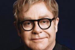 Элтон Джон уже в Киеве: помочь Украине в борьбе со СПИДом (видео)