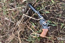  На Киевщине мужчина с револьвером напал на полицейского (видео)