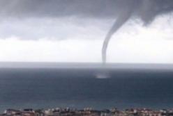 Жуткие кадры: в Анталии 5 торнадо унесли жизни двум людям (видео) 