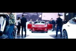 Tesla показала тайную машину и новый Roadster в действии (видео)