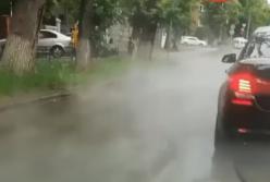 В Киеве улицу залило кипятком (видео)