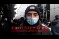 В Одессе моряки устроили акцию протеста и перекрывают трассу на Киев (видео)