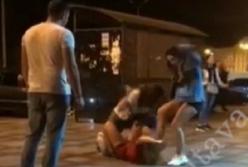 В Полтаве произошла жестокая драка между девушками (видео)