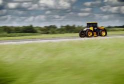 Установлен рекорд скорости на тракторе (видео)