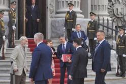 К нему подошел дедушка! Зеленский ошеломил делегацию своим поступком (видео)