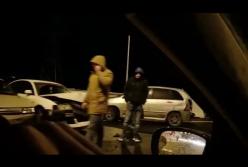 В сети показали кадры массовых аварий на Крымском мосту (видео)